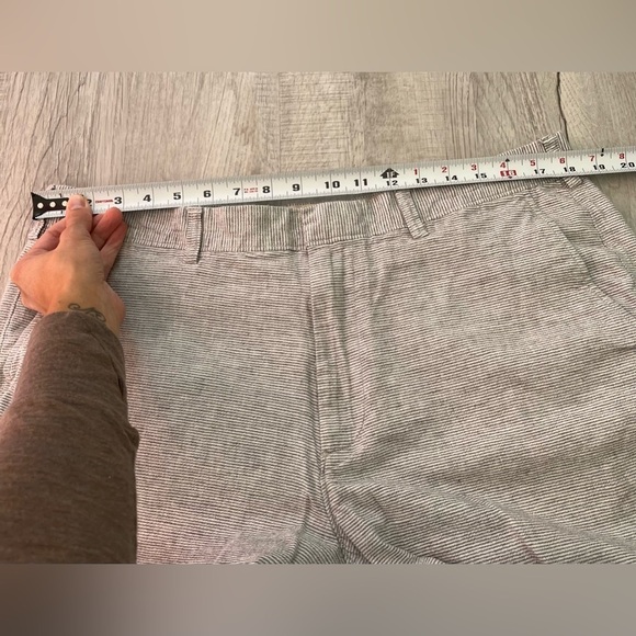 J. Crew 9’’ inseam linen blend shorts 38 - Picture 4 of 8